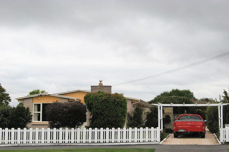 Photo of property in 15 Sandringham Place, Bryndwr, Christchurch, 8053