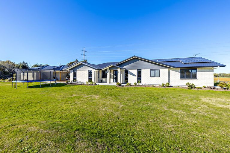 Photo of property in 1217 Glenbrook Road, Glenbrook, Waiuku, 2681
