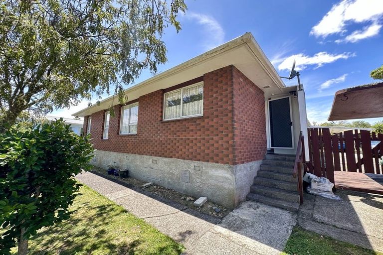Photo of property in 1/20 Roband Crescent, Brown Owl, Upper Hutt, 5018