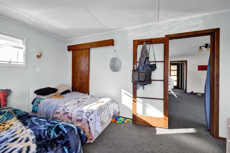 Photo of property in 16 Hadfield Street, Patea, 4520