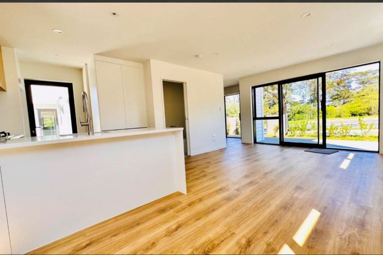 Photo of property in 172a Aviemore Drive, Highland Park, Auckland, 2010