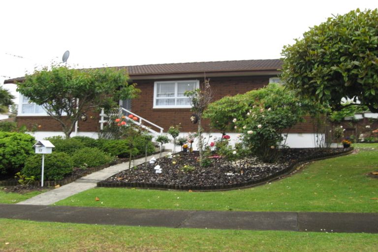 Photo of property in 17 Ridgemount Rise, Mangere Bridge, Auckland, 2022