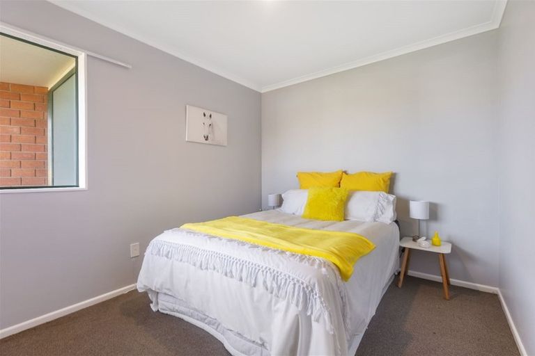 Photo of property in 23 Wai Iti Place, Clendon Park, Auckland, 2103