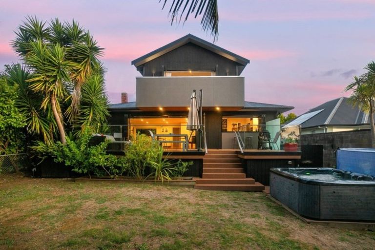 Photo of property in 23 Humariri Street, Point Chevalier, Auckland, 1022