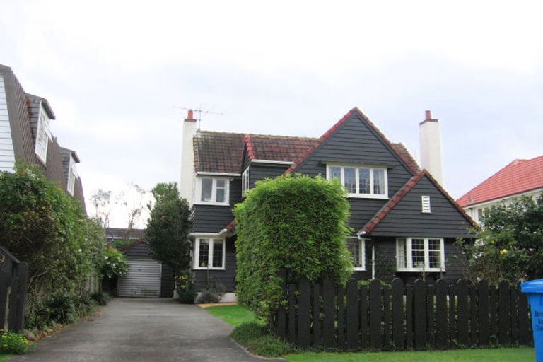 Photo of property in 9 Tawa Street, Woburn, Lower Hutt, 5010