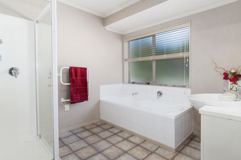 Photo of property in 28 Tuscany Place, Ohauiti, Tauranga, 3112