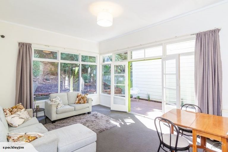 Photo of property in 10 Russell Terrace, Newtown, Wellington, 6021
