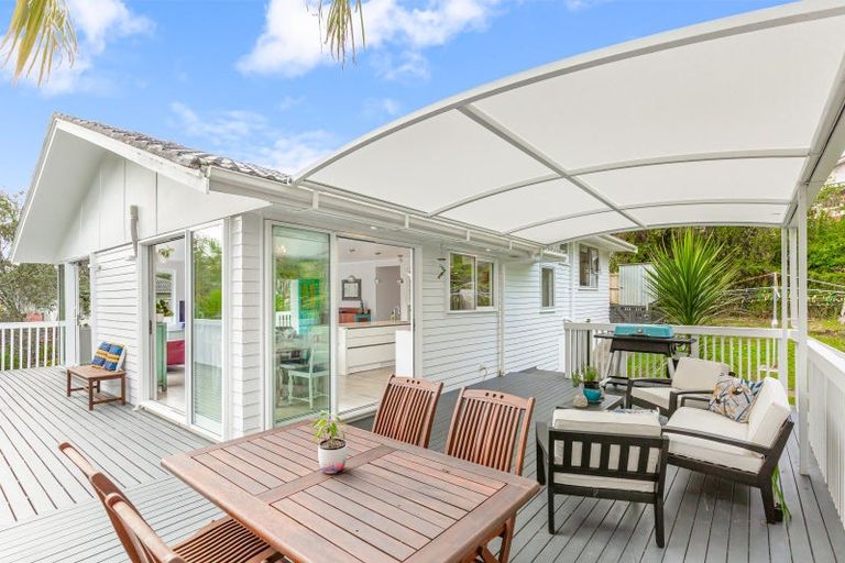 Photo of property in 59 Weatherly Road, Torbay, Auckland, 0630