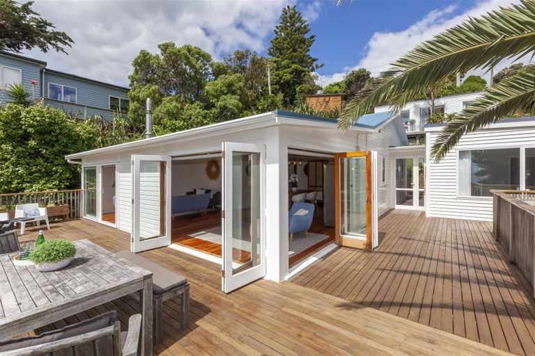 Photo of property in 20 Pingau Street, Paekakariki, 5034