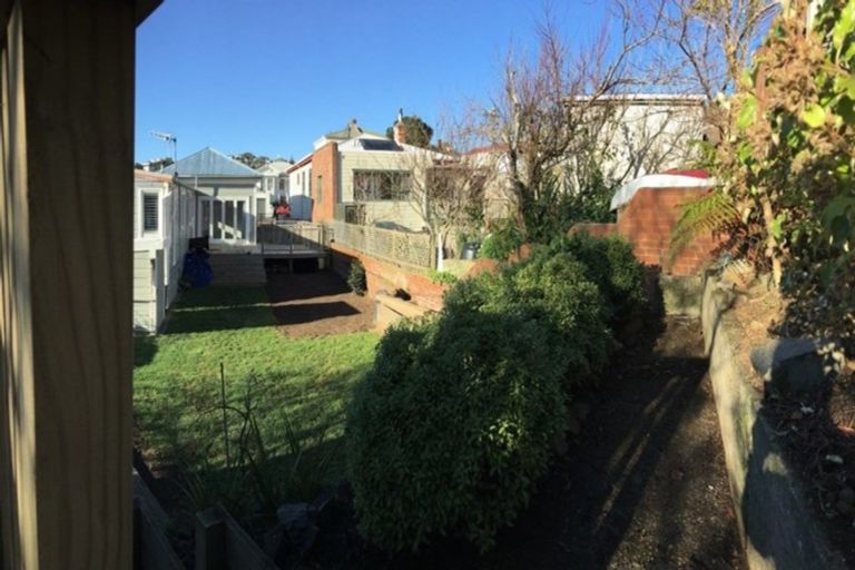 Photo of property in 20 Todman Street, Brooklyn, Wellington, 6021