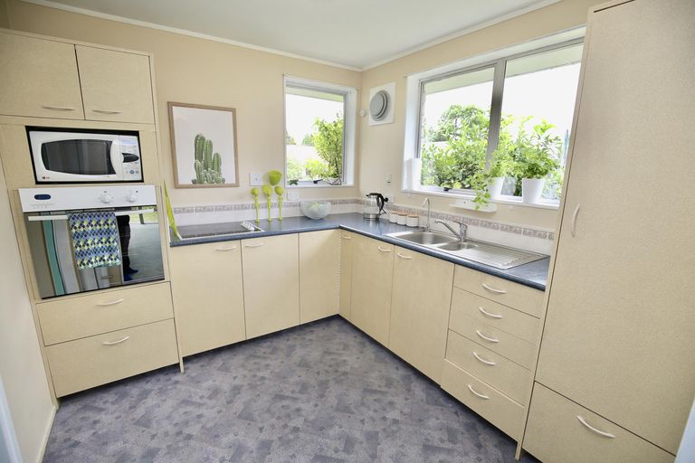 Photo of property in 15a Sandalwood Drive, Dinsdale, Hamilton, 3204