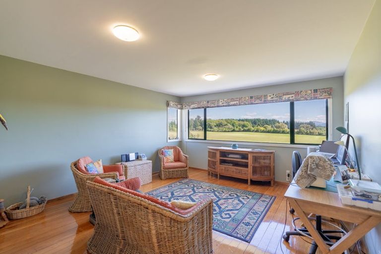 Photo of property in 132 Round Hill Road, Loburn, 7472