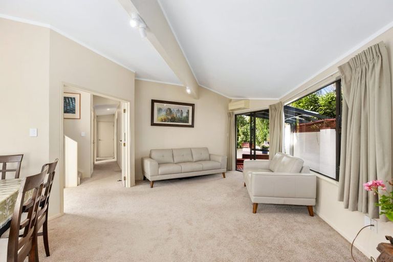 Photo of property in 2/953 Beach Road, Torbay, Auckland, 0630