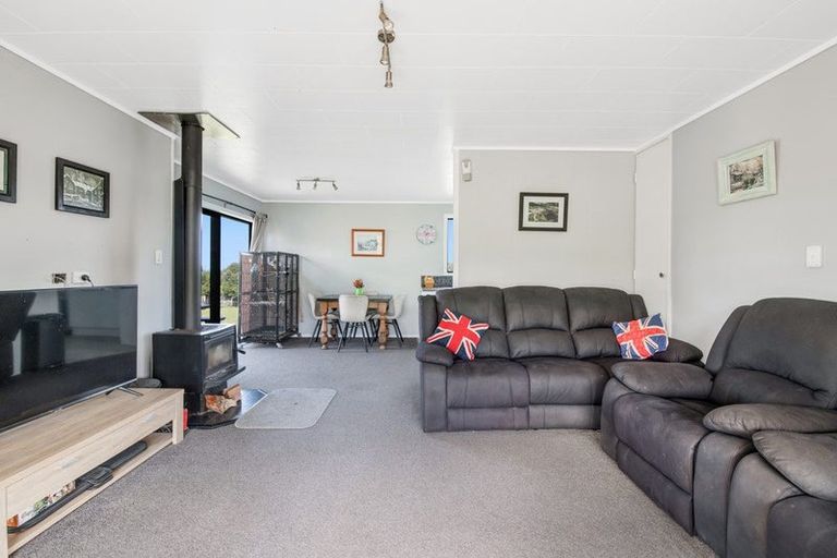 Photo of property in 211 Wilson Road, South Head, Helensville, 0874