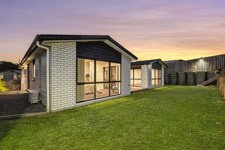 Photo of property in 142 Lisle Farm Drive, Pukekohe, 2120