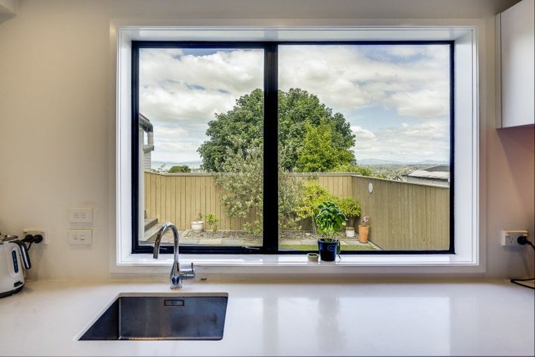 Photo of property in 38 Napier Terrace, Hospital Hill, Napier, 4110