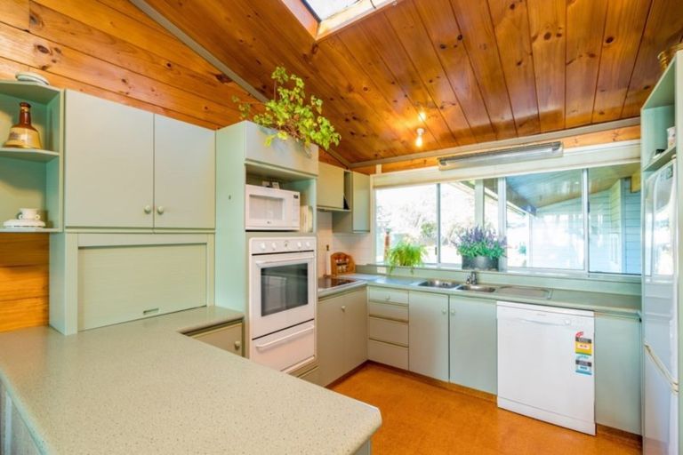 Photo of property in 18 Oregon Drive, Rainbow Point, Taupo, 3330