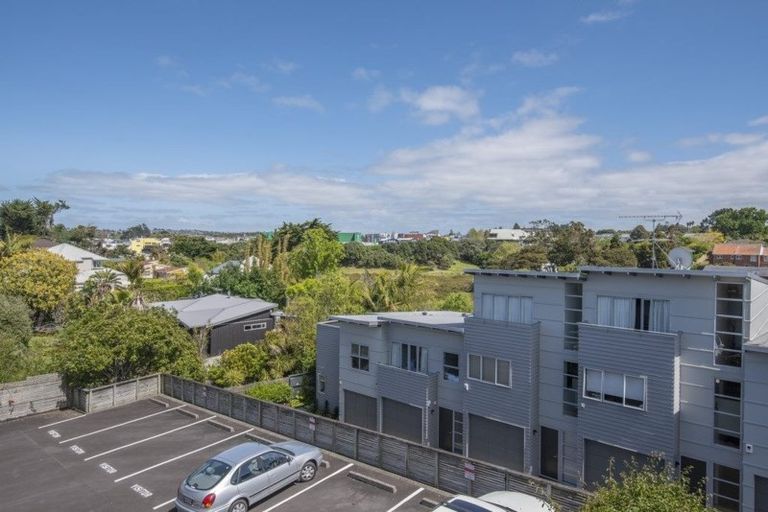 Photo of property in Habitat Apartments, 5/31 Byron Avenue, Takapuna, Auckland, 0622