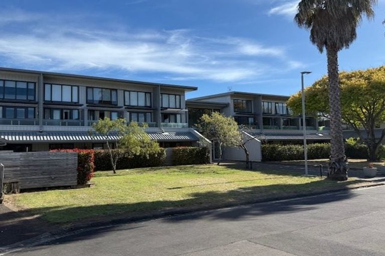 Photo of property in 31b/30 Westward Ho, Glen Eden, Auckland, 0602