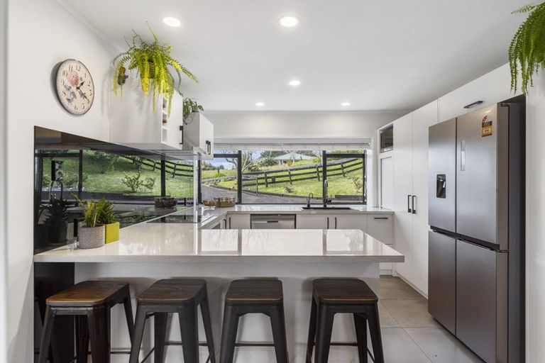 Photo of property in 231 Kaipara Road, Papakura, 2582