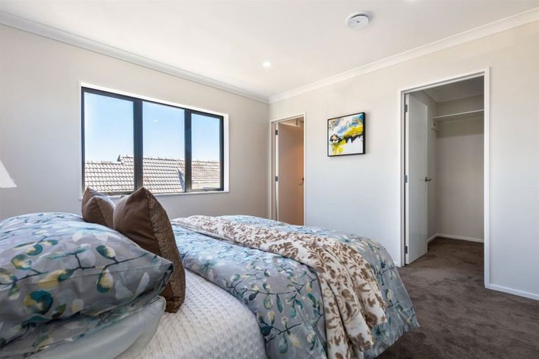 Photo of property in 4225c Great North Road, Glendene, Auckland, 0602