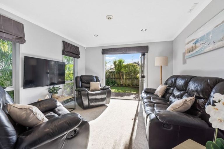 Photo of property in 28 Jelas Road, Red Beach, 0932