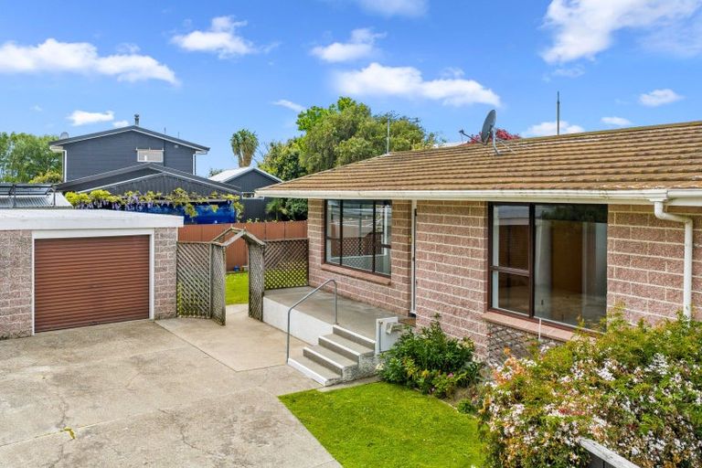 Photo of property in 2/13 Endeavour Street, Riversdale, Blenheim, 7201