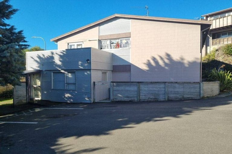 Photo of property in 3/126 Redwood Avenue, Tawa, Wellington, 5028