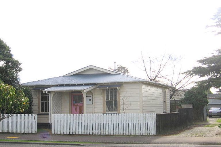 Photo of property in 23a Manson Street, Terrace End, Palmerston North, 4410