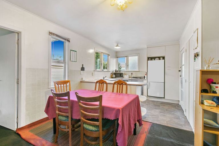 Photo of property in 11 Mail Avenue, Weymouth, Auckland, 2103