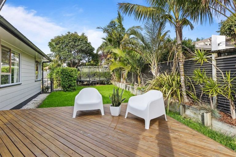 Photo of property in 8 Spinella Drive, Bayview, Auckland, 0629