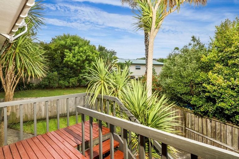 Photo of property in 2/21 Waiau Street, Torbay, Auckland, 0630