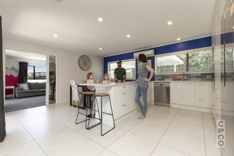 Photo of property in 9 Duke Street, Riverhead, 0820