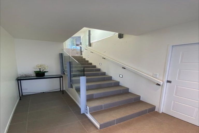 Photo of property in 18 Istana Place, Britannia Heights, Nelson, 7010