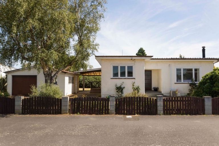 Photo of property in 28 Christian Street, Dannevirke, 4930