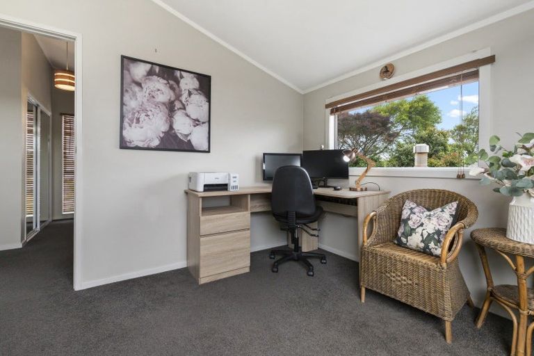 Photo of property in 4 Coulthard Terrace, Opaheke, Papakura, 2113
