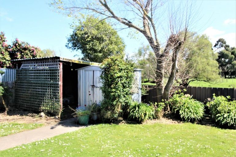 Photo of property in 81 Fergusson Street, Woodville, 4920