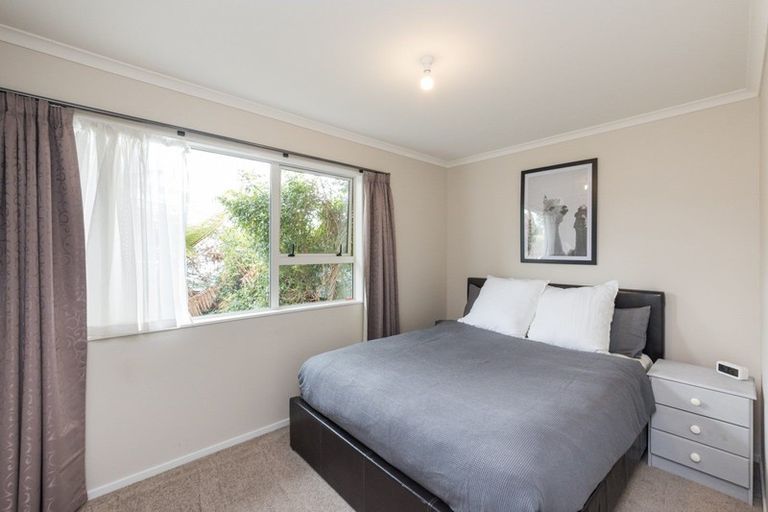 Photo of property in 4 Ruamahanga Crescent, Terrace End, Palmerston North, 4410