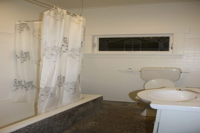 Photo of property in 100 Nairn Street, Mount Cook, Wellington, 6011