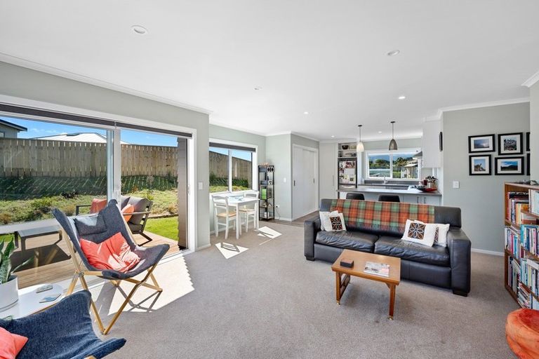 Photo of property in 5 Seagrass Place, Otaki Beach, Otaki, 5512