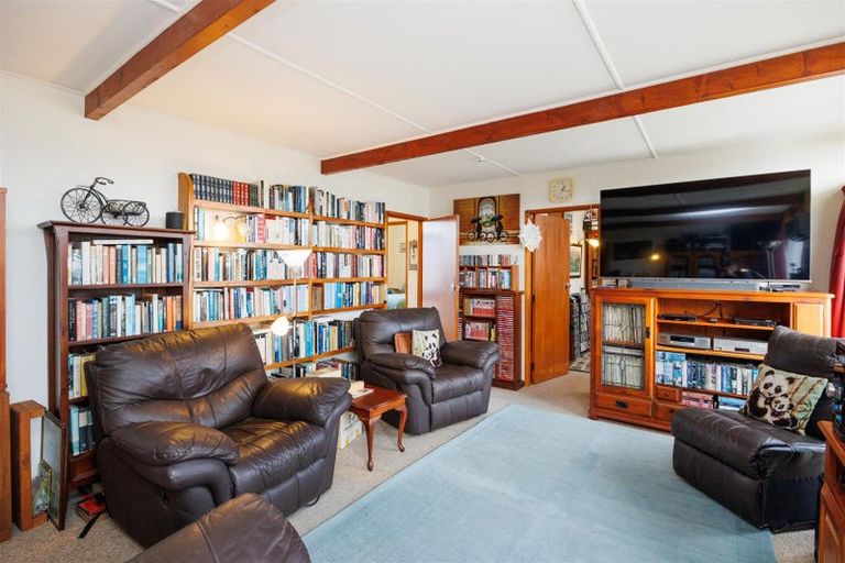 Photo of property in 14 Totara Street, Marton, 4710