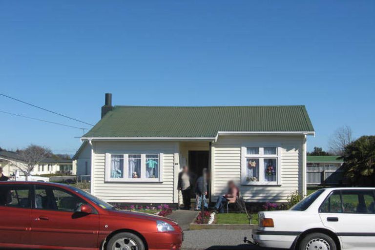 Photo of property in 99 Pembroke Street, Carterton, 5713