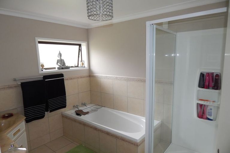 Photo of property in 21 Puketiro Place, Paihia, 0200