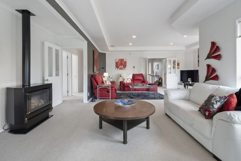 Photo of property in 31 Caroline Crescent, Highbury, Palmerston North, 4412