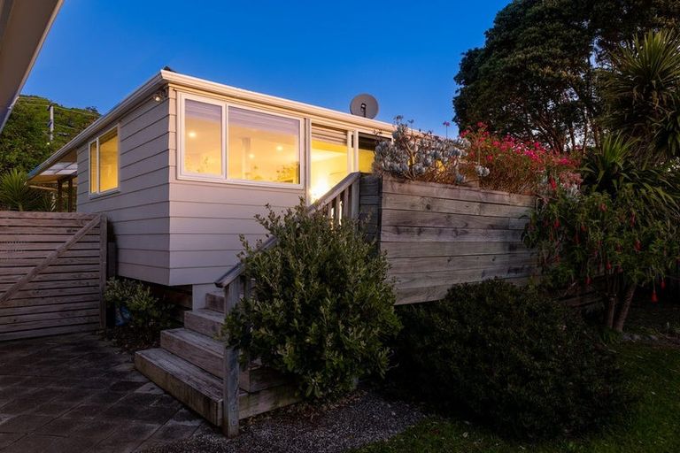 Photo of property in 40 Seddon Street, Waikanae, 5036