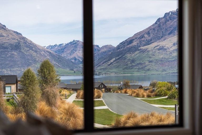 Photo of property in 35 Jacks Point Rise, Jacks Point, Queenstown, 9371