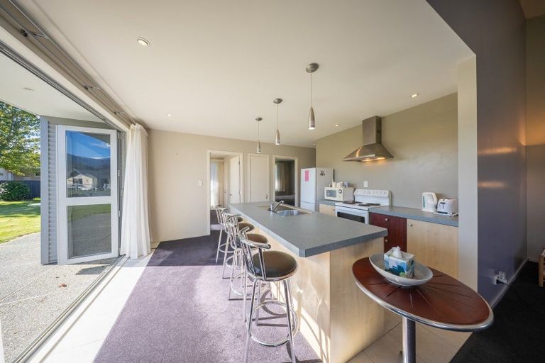 Photo of property in 25 Pop Andrew Drive, Te Anau, 9600
