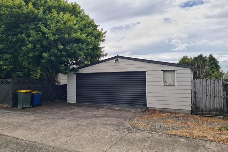 Photo of property in 71 West Harbour Drive, West Harbour, Auckland, 0618