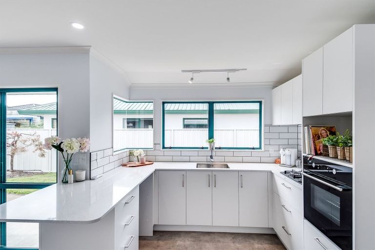 Photo of property in 5 Montague Way, Taradale, Napier, 4112