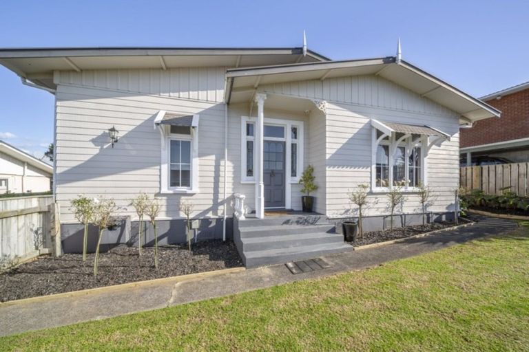 Photo of property in 60 Crownhill Street, Spotswood, New Plymouth, 4310